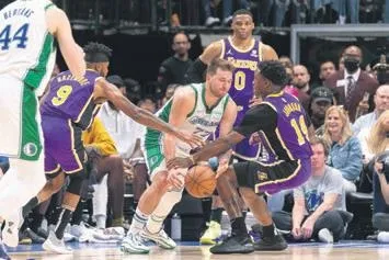 trabzonspor-teknik-direktoru-abdullah-avcidan-besiktas-maci-oncesi-oyuncularla-toplanti-yapti-1648681021266.jpeg Trabzonspor Teknik Direktörü Abdullah Avcı'dan Beşiktaş maçı öncesi oyuncularla toplantı yaptı-13