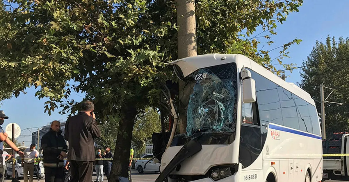 Son dakika: Bursa'da korkunç kaza! İşçi servisi elektrik direğine çarptı! 2 ölü 1'i ağır 16 yaralı