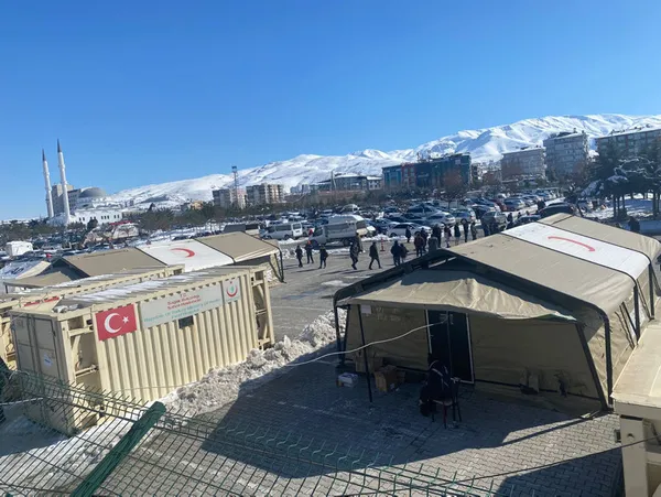 Sahra hastanesi yaraları sarıyor! Ameliyathane, laboratuvar, röntgen cihazı tam teşekküllü sağlık hizmeti-9