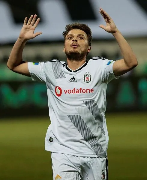 kartala-ljajic-mujdesi-italyadan-talip-cikti-1629557015871.jpeg Kartal'a Ljajic müjdesi! İtalya'dan talip çıktı-3