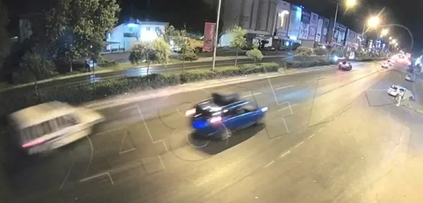 Son dakika: İzmir'de kahreden olay! İhbara giden polis aracı otomobille çarpıştı; 1 şehit, 4 yaralı-2