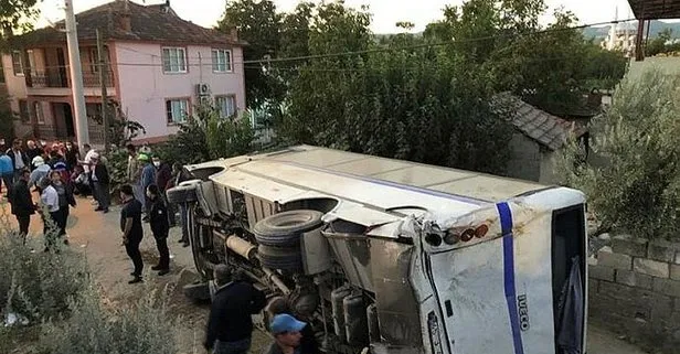 Son dakika: Manisa’da feci kaza! Tarım işçilerini taşıyan minibüsle kamyon çarpıştı: Çok sayıda yaralı var