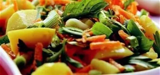 Havuçlu Patates Salatası