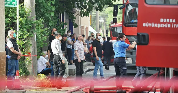 Çıkan yangını film izler gibi izlediler, sosyal mesafe kuralını hiçe saydılar!