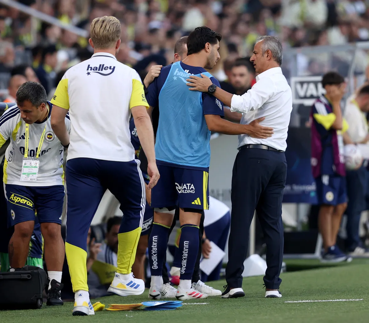 fenerbahcede-marco-asensiodan-ismail-kartala-rest-1792132698829.jpg Fenerbahçe'de Marco Asensio krizi iddiası: Aston Villa maçı öncesi rest çekti! İşte yaşananlar-4