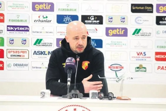 fenerbahce-teknik-adam-icin-calismalarini-surduruyor-once-bielsa-son-durak-ise-low-olacak-1646695097917.jpeg Fenerbahçe teknik adam için çalışmalarını sürdürüyor! Önce Bielsa son durak ise Löw olacak-7