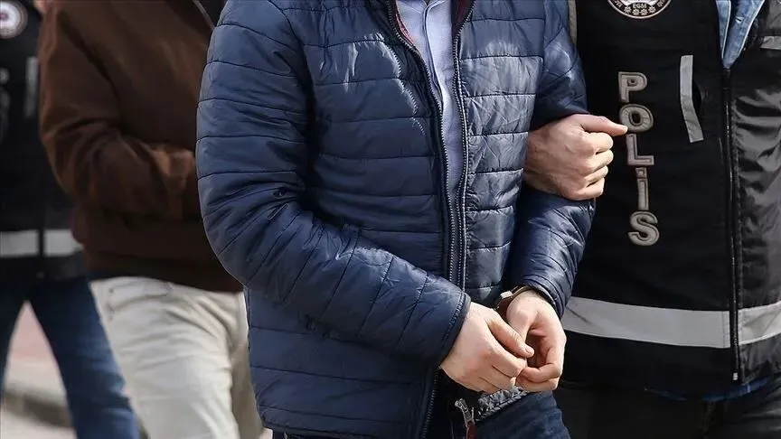 istanbulda-temiz-paraya-kirli-tuzak-vatandasi-hedef-aldilar-1786240163748.jpeg İstanbul'da temiz paraya kirli tuzak! Vatandaşı hedef aldılar-4