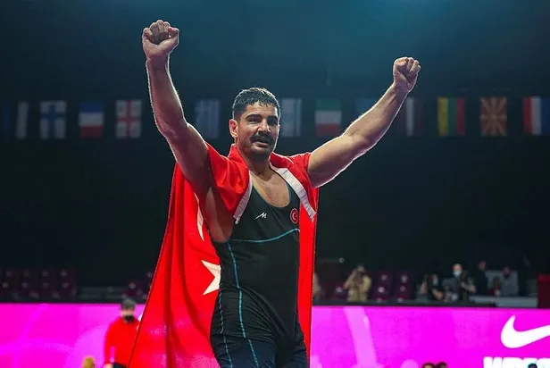 milli-guresci-taha-akgul-avrupa-gures-tarihine-gecti-1619190719752.jpeg Milli güreşçi Taha Akgül, Avrupa güreş tarihine geçti!-3