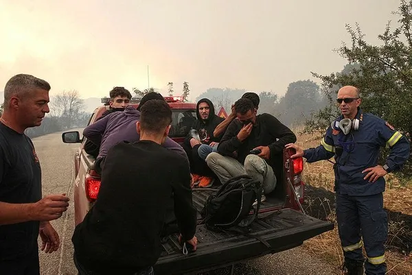 1693645820616.jpeg Yunanistan Başbakanı Miçotakis çıkan yangınlar için göçmenleri hedef gösterdi! Yerel halkı kışkırttı-8