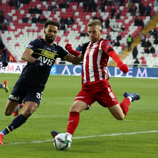 Fenerbahçe Sivasta takıldı! Sivasspor 1-1 Fenerbahçe MAÇ SONUCU ÖZET