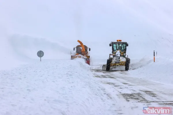 Geçtiğimiz yıl Türkiye'de 2 metre ile en yüksek kar kalığının ölçüldüğü Van-Bahçesaray yolunda amansız mücadele - 7