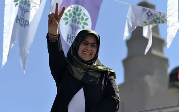 hdpli-4-vekilin-dokunulmazlik-dosyasi-tbmmde-1633463548707.jpeg HDP'li vekillerin dokunulmazlık dosyası TBMM'de!-1