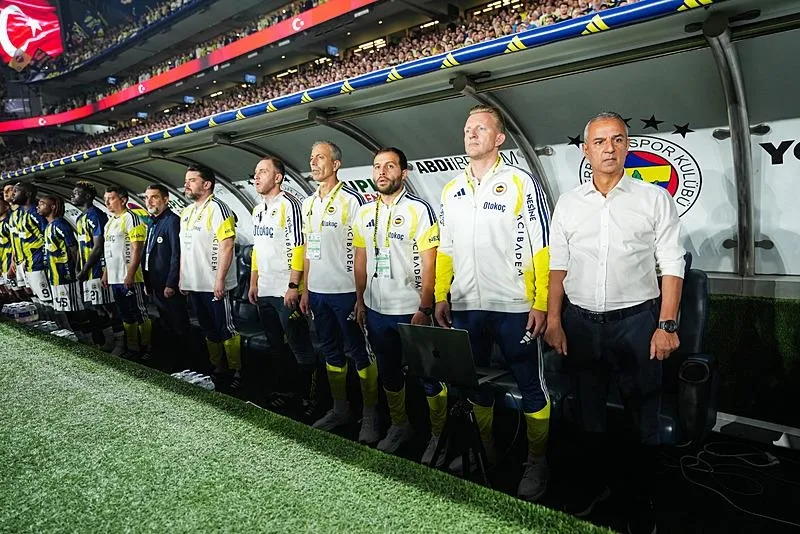 fenerbahcede-ismail-kartal-icin-derbi-sonrasi-kritik-surec-1788769951066.jpeg Fenerbahçe'de İsmail Kartal'ın Talisca sözleri tartışma yarattı!-4