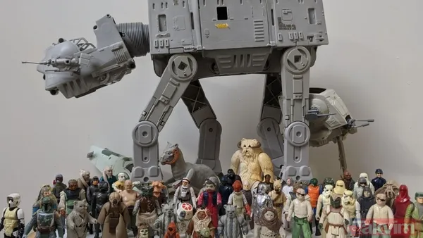 🎇Barnebys'in Analizine Göre, 2024 Yılında Spor Ve Oyun Hatıraları, Popüler Kültür Objeleri, 1970'Ler Tasarımları Ve Özellikle Vintage Oyuncaklar, Koleksiyon...