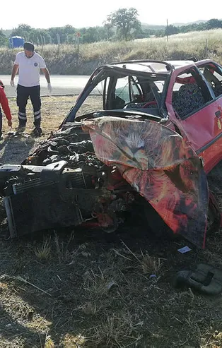 Balıkesir'de kontrolden çıkan araç defalarca takla attı: 1 ölü, 1 ağır yaralı