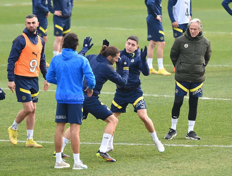 Fenerbahçe'de Ali Koç'a Zaniolo tepkisi! İşte o yorumlar - 3