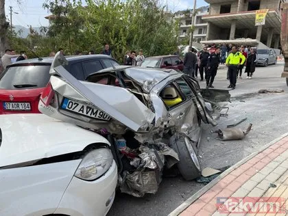 Yer: Antalya Alanya... Freni boşalan hafriyat kamyonu dehşet saçtı! 8 araç hasar gördü