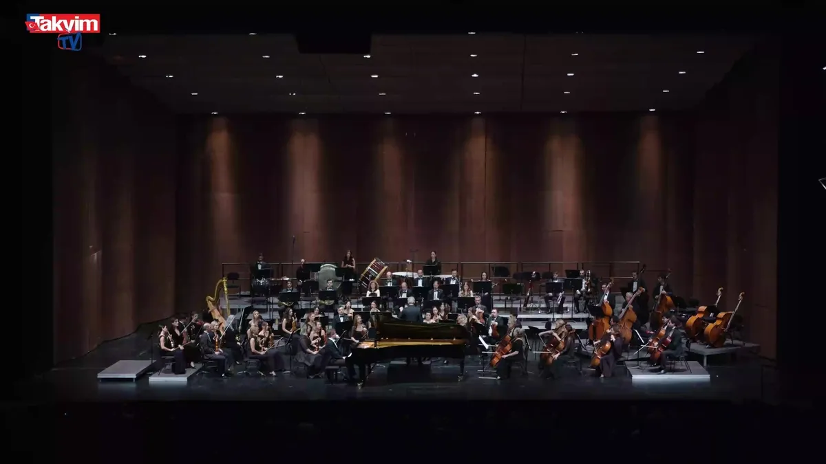 AKM’de 2025-2026 sezonu coşkuyla açıldı