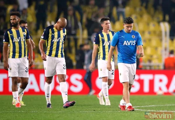 Kadıköy'de Fenerbahçe'ye tepki gecesi! Tribünlerden yuhalamalar yükseldi: Mesut Özil ve Altay Bayındır... - 5