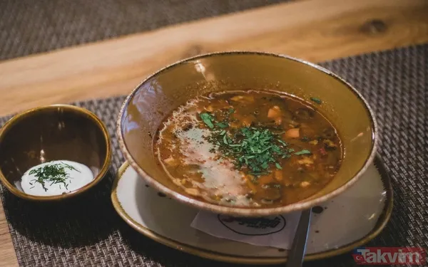 Sıra Çorba Adı Ülke 40 Youvarlakia Yunanistan 39 Caldo de queso Meksika 38 Kharcho Gürcistan 37 Gulyás Macaristan 36 Rawon Endonezya