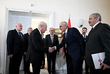 DEM Parti'den MHP Genel Başkanı Bahçeli'ye tespih hediyesi