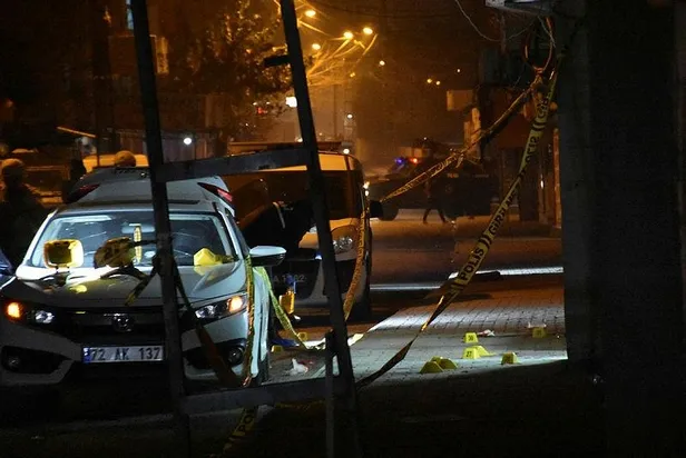 aci-haber-batmandan-geldi-hirsizlik-suphelisini-yakalamak-isteyen-ekibe-ates-acildi-1-bekci-sehit-oldu-1640975950517.jpeg Acı haber Batman'dan geldi! Hırsızlık şüphelisini yakalamak isteyen ekibe ateş açıldı: 1 bekçi şehit oldu-2