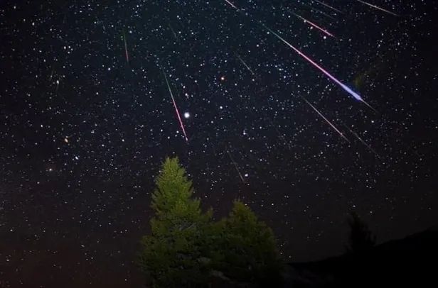 13 Ağustos Perseid Meteor yağmuru burç yorumları! Meteor yağmuru bugün saat kaçta, Türkiye'de nereden izlenecek?-2