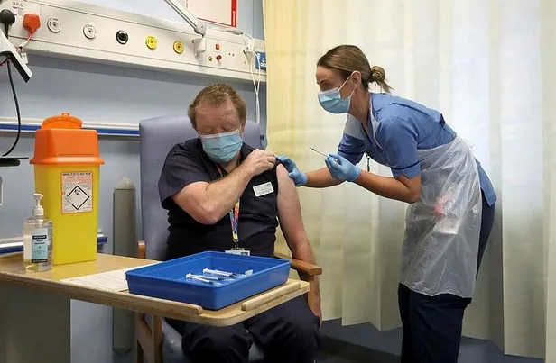 Son dakika: ABD'den Pfizer ve BioNTech'in geliştirdiği Kovid-19 aşısına onay-3