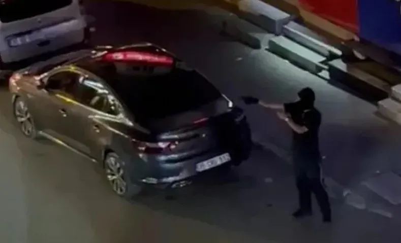 1786341436040.jpeg Piyon çocuklar! Casperlar ve Çirkinler çetelerinin kan donduran yöntemi ortaya çıktı: Yurt dışındaki liderler çocukları uzaktan kumandalı tetikçiye çevirdi-9