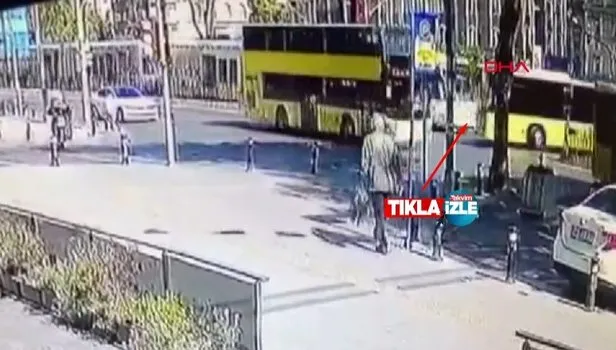 Son Dakika Tramvay Kazası! İstanbul Fatih'te Tramvayla İETT obüsünün çarpıştığı kaza anı kamerada
