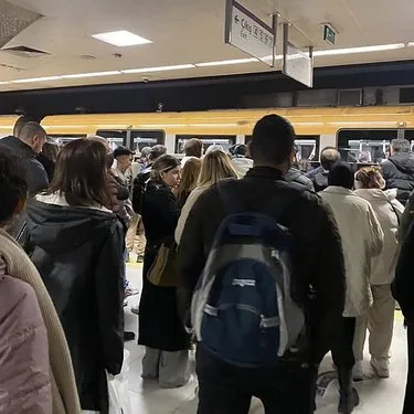 İstanbul’da metro çilesi: Üsküdar-Samandıra hattındaki arıza 27 saattir giderilemedi
