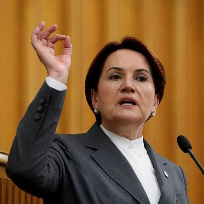 İYİ Parti Genel Başkanı Meral Akşener Başkan Erdoğanın okuduğu şiirle Sedef Kabaşın hakaretini bir tuttu!