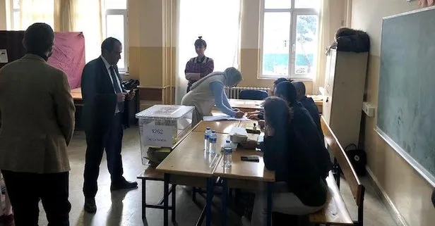 Sarıyer’de kriz! Sandık başkanı zarf vermeyerek oylara engel olmaya çalıştı