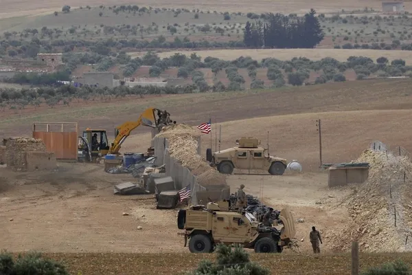 Reuters görüntüledi: ABD, Menbiç’e yeni üs kurdu!-5