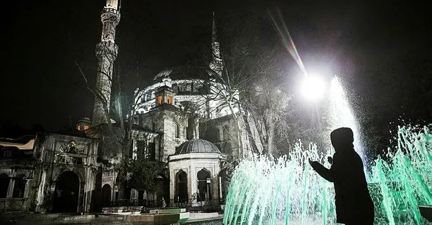Deprem bölgesinde Miraç Kandili! Çadır mescitlerde eller semaya açıldı