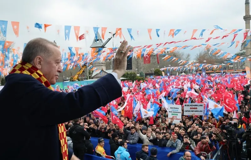 son-dakika-baskan-erdogandan-kayseride-onemli-aciklamalar-emeklilere-promosyon-mujdesi-1711019950811.jpeg