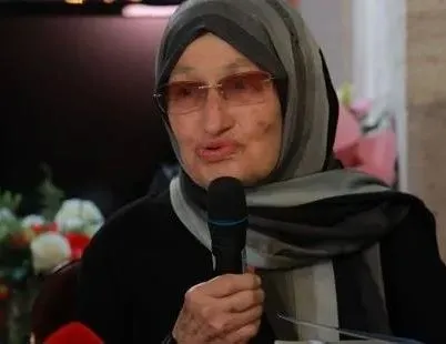 Gülsen Ataseven’in hayatı kitap oldu! Gönüllülük Dünyasının Doktoru birlik mesajı verdi: Başörtüsü, gericiliğin değil yol göstericiliğin sembolüdür