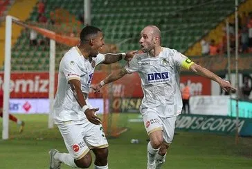 Alanyaspor Başakşehir’i 2 golle geçti!
