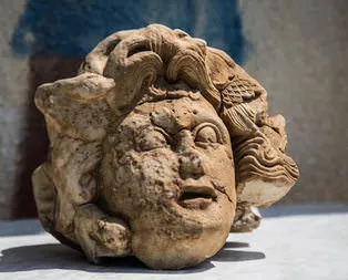 Korsan kenti ayağa kaldırılıyor