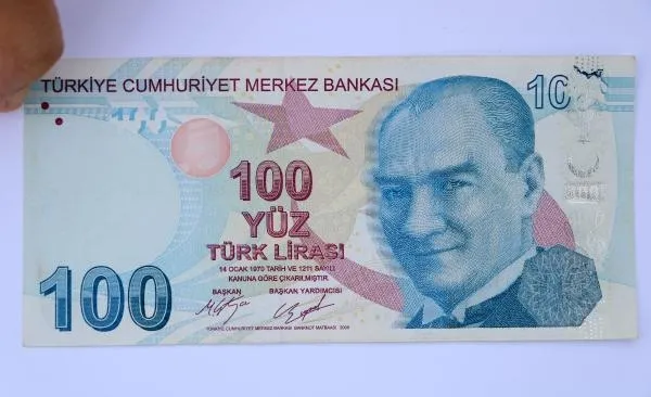 Cüzdanınızı kontrol edin! Hatalı basım 100 lirayı son anda fark etti! Bakın hatalı basım paranın üzerinde ne yazıyor-5
