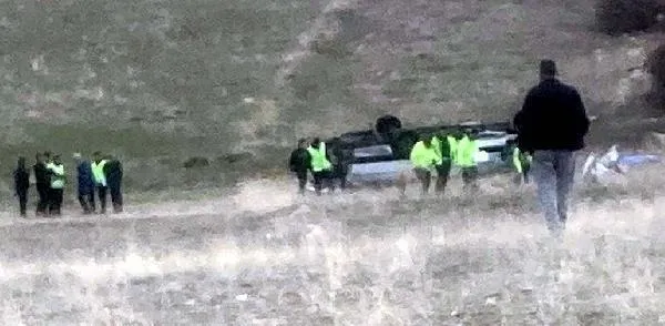 Kayseri'de feci kaza! Cenaze aracı şarampole devrildi: 2 ölü, 3 yaralı-1