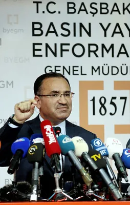 Bakan Bozdağ'dan FETÖ sanıkları için tek tip kıyafet açıklaması