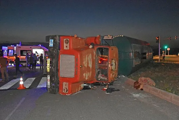 Kars'ta kamyonet ile tır çarpıştı: 1 ölü, 4 yaralı-5