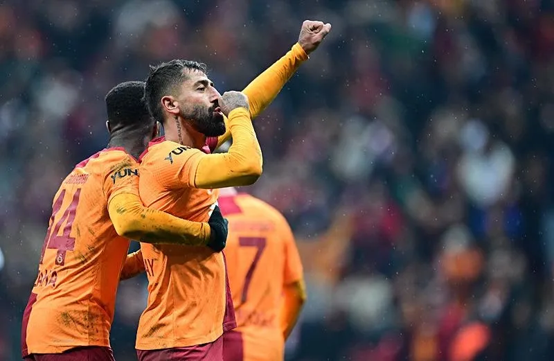 TAKVİM çok çarpıcı detaylara ulaştı! Süper Lig'de nefes kesen şampiyonluk yarışının daha önce Avrupa'da bile yaşanmadığı ortaya çıktı-5