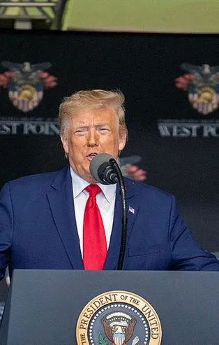 Trump, eşcinsellere yönelik pozitif ayrımcılığa son verdiğini açıkladı