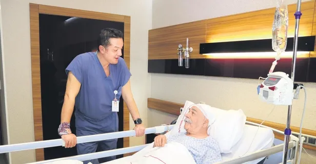 Ehliyetini yenilemek için gittiği hastanede sessiz beyin kanaması geçirdiğini öğrendi!