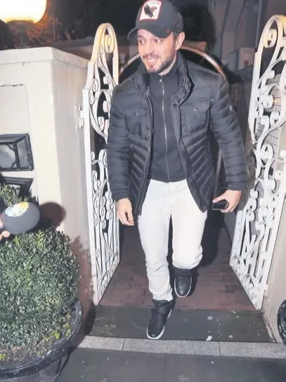 Aslı Enver ve Murat Boz'un yüzleri gülüyor-1