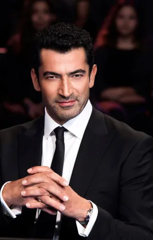 Japonya'da üretmek için alınan iki sırtlan 4 yıl boyunca çiftleşmeyince 2014'te durum araştırılıp hangisi fark edildi?