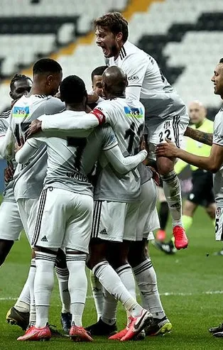 Süper Lig’in en golcü takımı Beşiktaş harika istatistiklere imza atmaya devam ediyor