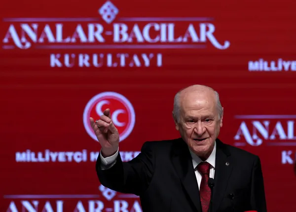 son-dakika-mhp-genel-baskani-devlet-bahceliden-analar-bacilar-kurultayinda-onemli-aciklamalar-analariniz-kollarini-acmis-bekliyor-evinize-donun-1633869666205.jpg SON DAKİKA: MHP Genel Başkanı Devlet Bahçeli'den Analar-Bacılar Kurultayı'nda önemli açıklamalar: Analarınız kollarını açmış bekliyor evinize dönün-4